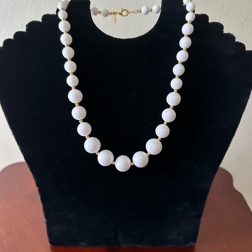 Worthington White Pearl Necklace Classic Design